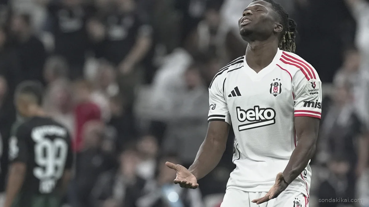 Beşiktaş'a Derbi Öncesi Büyük Şok: Toure'nin Dönüşü Gecikti