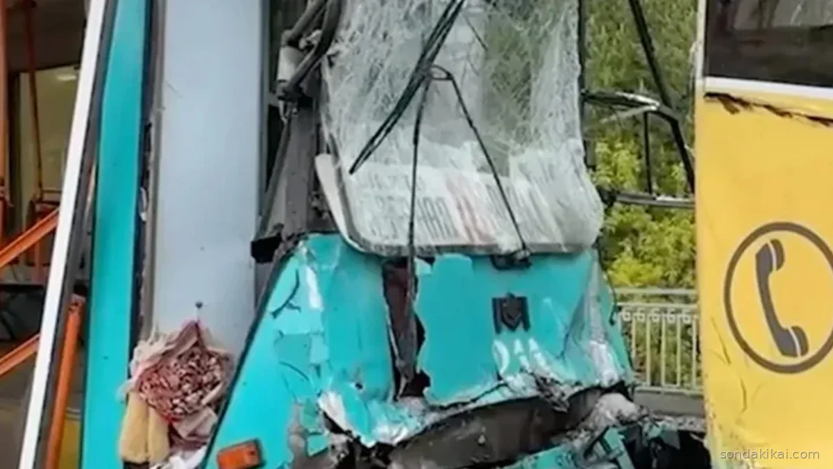 Moskova'da Şok Eden Tramvay Kazası: Kent Ulaşımı Tehlikede mi?