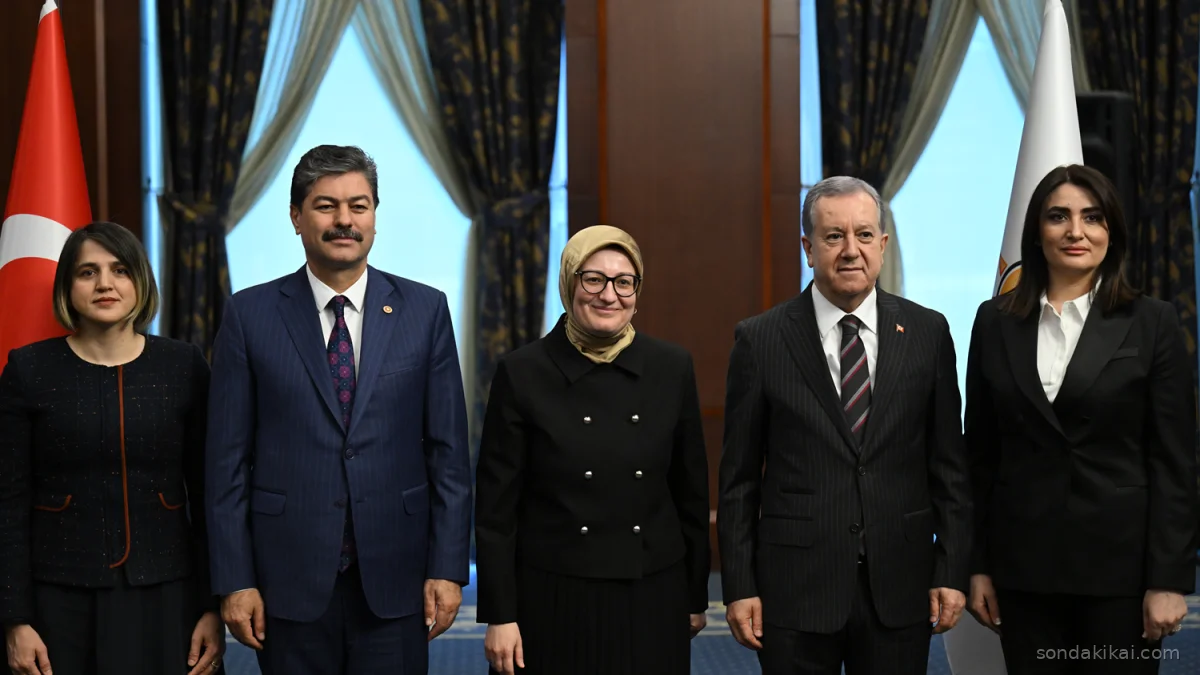 Siyasette Bayramlaşma Ruhu: Gerilimlere Mola, Diyalog Umudu