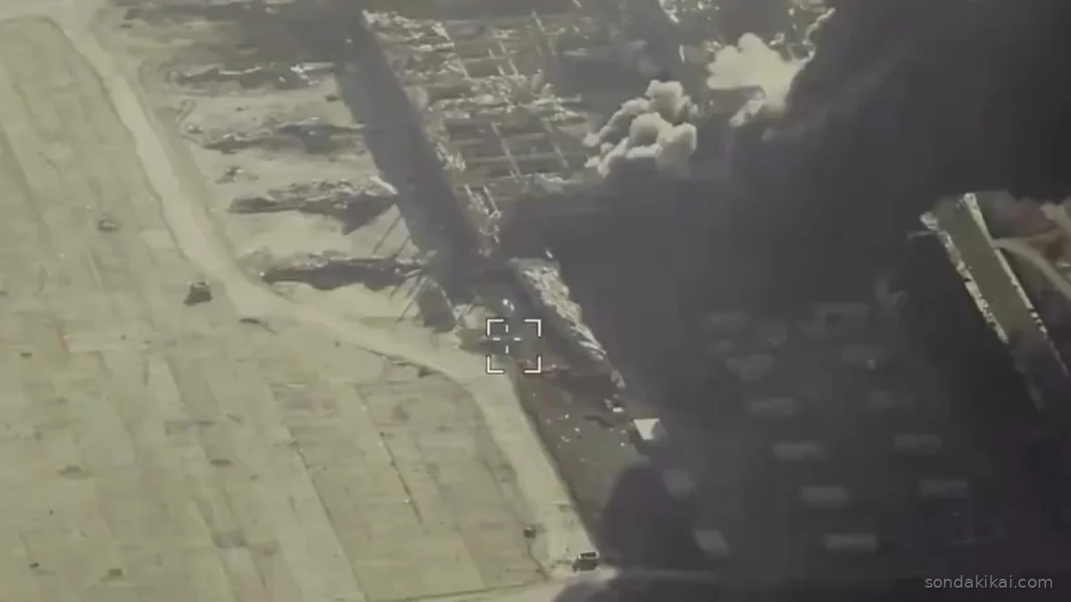 Ukrayna'dan Rus İHA Depolarına Nefes Kesen Saldırı: Vurduğu An Kameralara Yansıdı